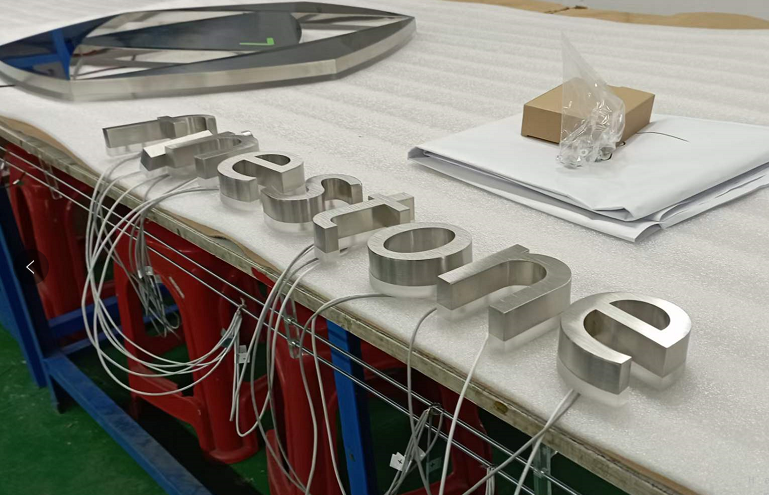 發(fā)光字門楣定制怎樣選材 發(fā)光字招牌專制如何選材