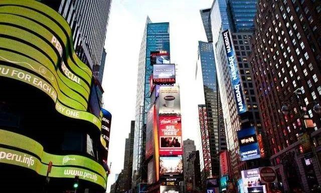 唯有這一些抓人眼球的室外標識才配叫創(chuàng)意！廣告主也滿意