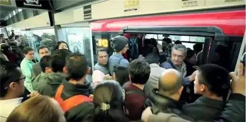 唯獨這些抓人眼球的室外廣告才配叫創(chuàng)意！標識主也滿意15