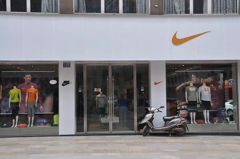 只要在標(biāo)識上加這幾個字，實(shí)體店生意立馬翻倍-下4