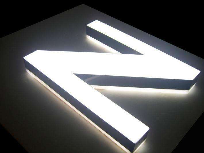 發(fā)光字抉擇哪樣材質(zhì)好 發(fā)光字選擇哪種材料好