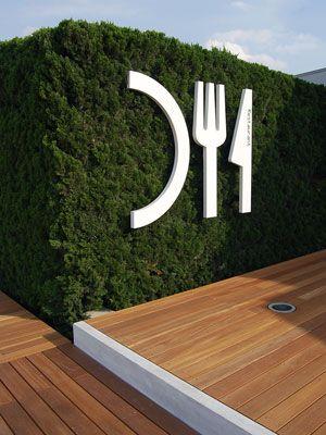 當(dāng)成線下超級(jí)入口，店鋪標(biāo)牌重大性凸顯27