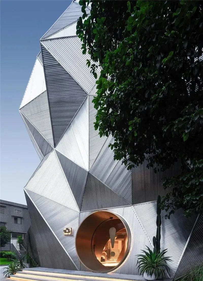 最“靚”的招牌標(biāo)牌，發(fā)現(xiàn)第一款就愛了26