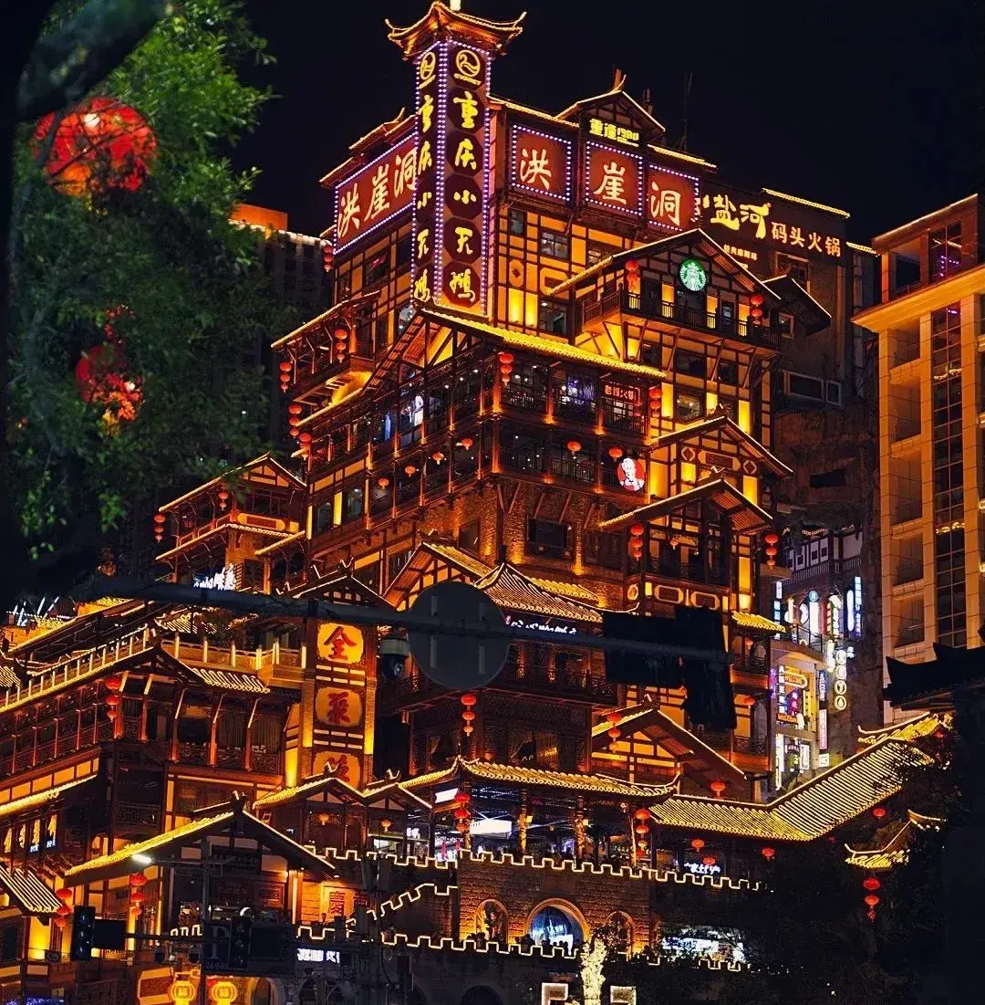 走訪長(zhǎng)沙、重慶等地后，我總結(jié)出一套做燈箱廣告牌“吸金術(shù)”8