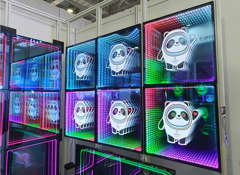 有了半透鏡，標(biāo)識(shí)鏤空燈箱也能享有立體感6