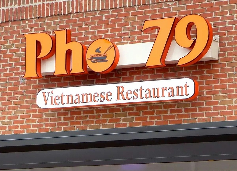 越南河粉店的標(biāo)牌都會(huì)有個(gè)吉祥數(shù)字4