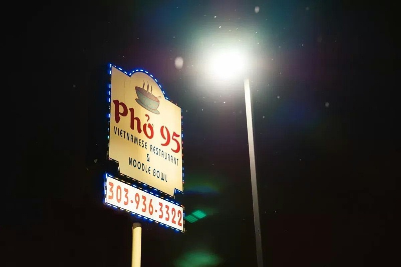 越南河粉店的標(biāo)識都能有個(gè)吉祥數(shù)字2