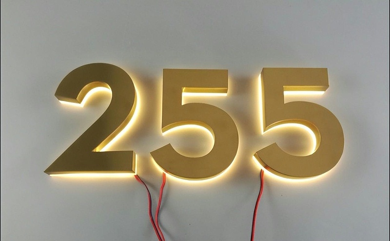 標(biāo)牌發(fā)光字怎樣抉擇符合自己店鋪裝潢風(fēng)格的燈火色溫？4