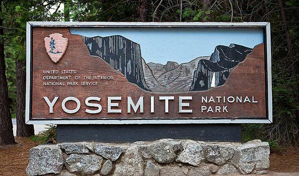 “旅游化”的標(biāo)識系統(tǒng)，讓LOGO牌成為景區(qū)里的特別景致12